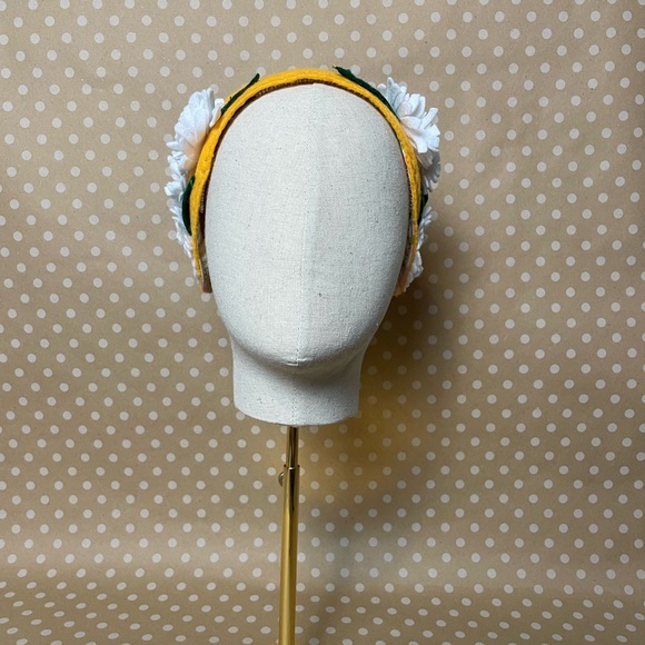 Handmade Felt Daisy Cap - Picture 2 of 4